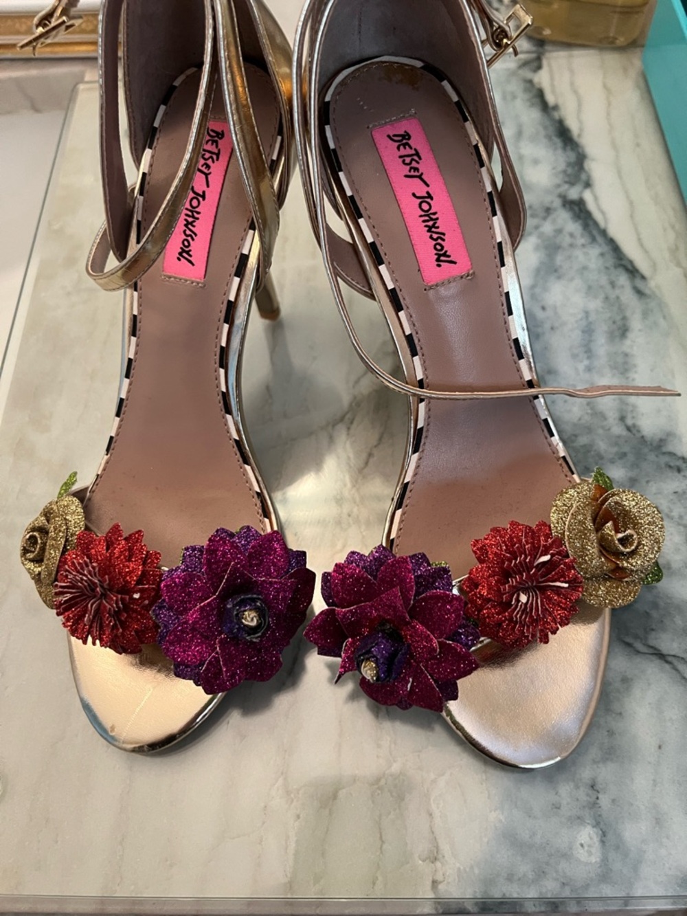 Betsey Johnson BRAND NEW Rose Gold Floral Glitter Ankle Strap Heels.